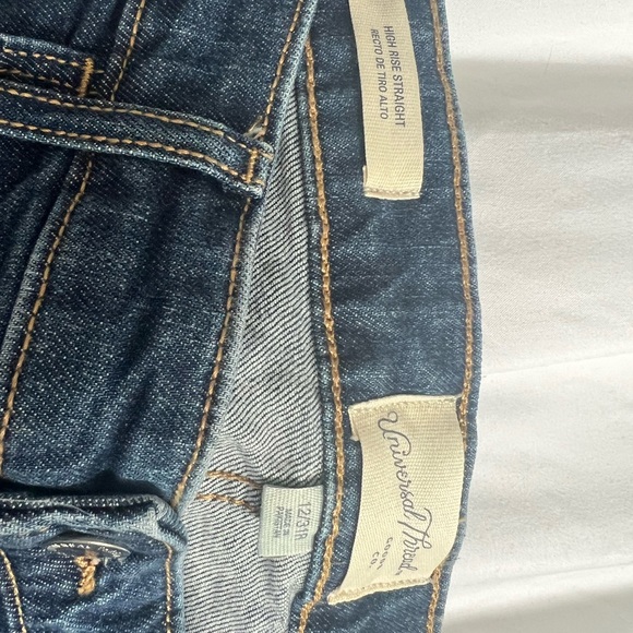 Universal Threads High Rise Straight - Picture 3 of 5